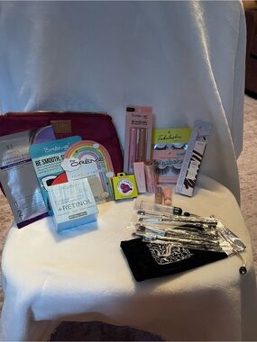 Assorted Beauty Set with Brushes and Makeup